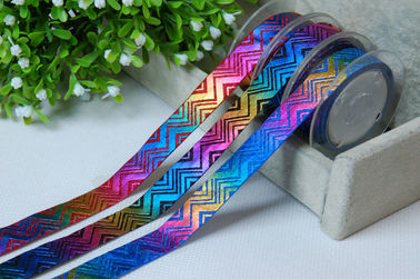 Regenbooggoud op Elastische Gepersonaliseerde de Manchetdecoratie van het Giftlint